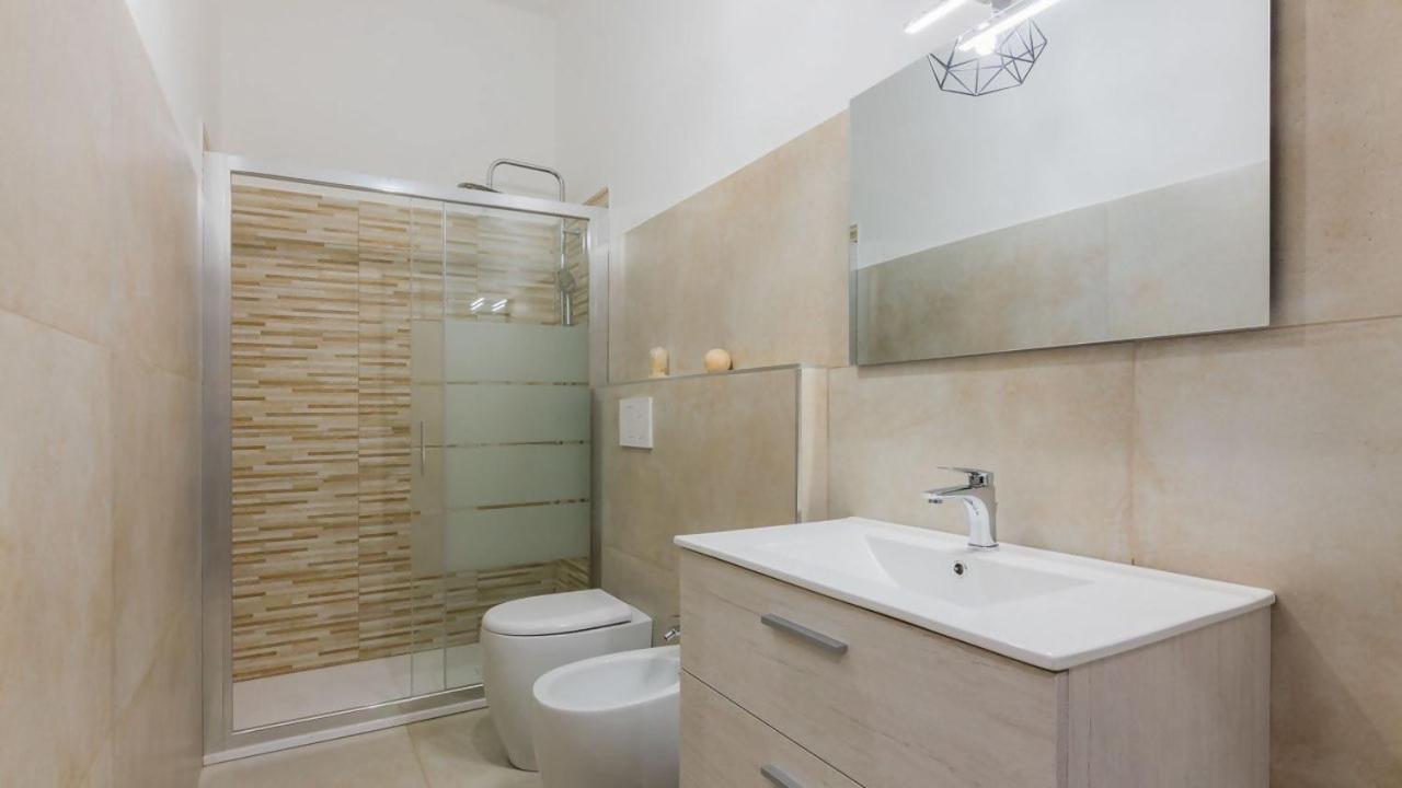 Porta Nuova Centro Elegante Suite Con Wifi 토리노 외부 사진